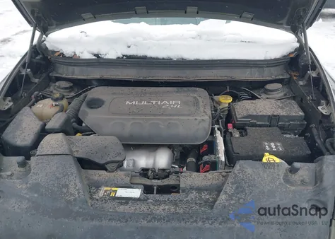 2016 Jeep Cherokee Latitude z USA, uszkodzony, nr VIN 1C4PJMCB9GW163320